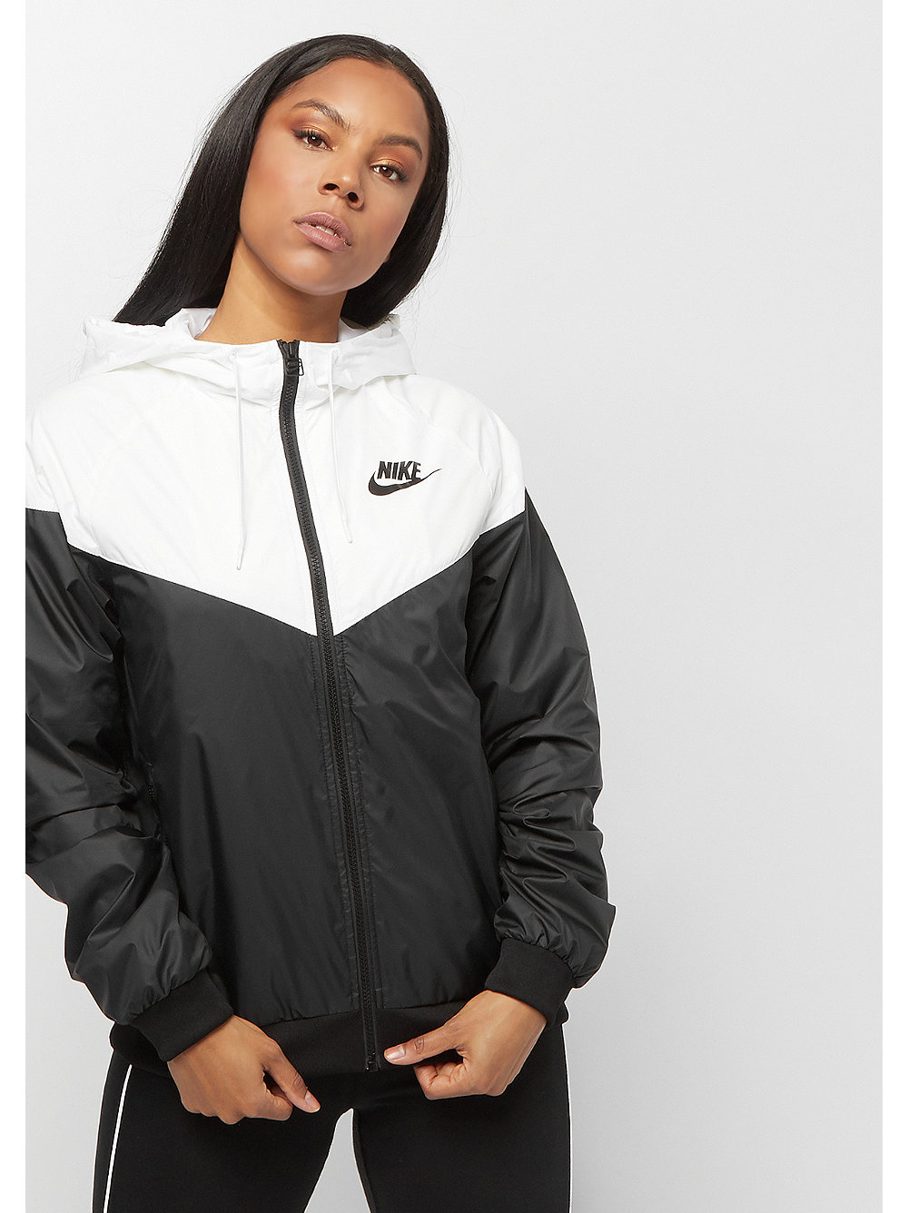 NIKE Windrunner Damen Jacke black/white bei SNIPES NIKE Windrunner Damen Jacke black/white bei SNIPES